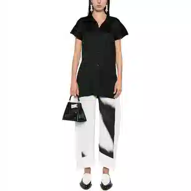 PLEATS PLEASE ISSEY MIYAKE