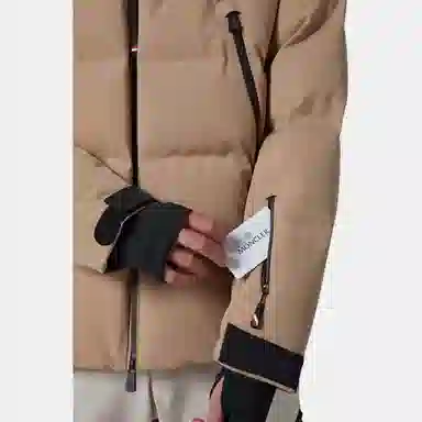 Moncler Fellberg Short Down Jacket
