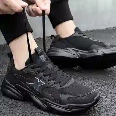 特步 舒适 透气轻便 中帮 生活休闲鞋 男款 黑