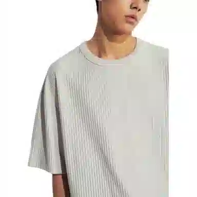 HM T