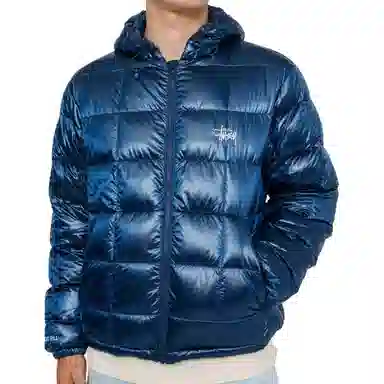 Stussy FW24 MIDWEIGHT HOODED PUFFER logo