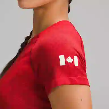 lululemon Team CanadaSwiftly Tech CPC Logo Silverescent T