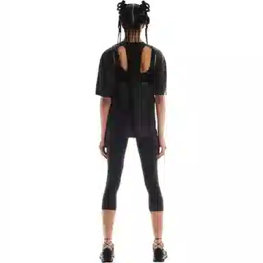 On x FKA twigs CUT-OUT T T