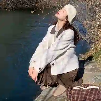 小镇姗姗 拼色单排扣短款双面呢大衣 女款