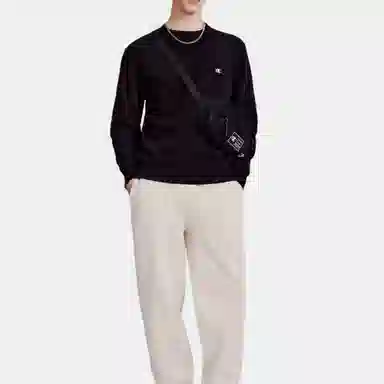 Champion Basic Crewneck Sweatshirt