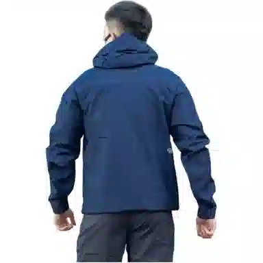 MOUNTAIN HARDWEAR Logo