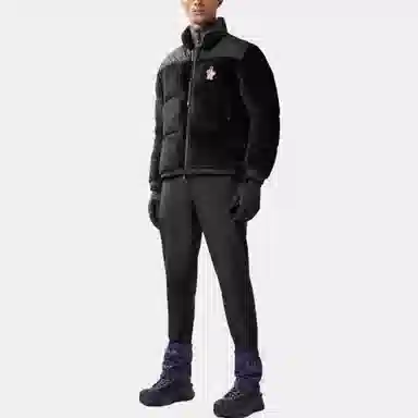 Moncler FW22 Logo