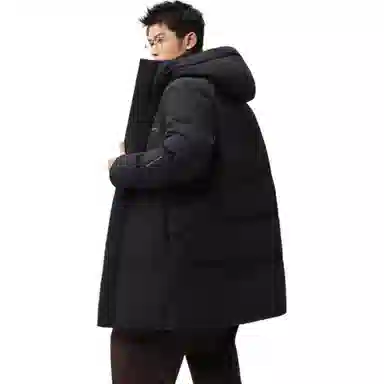 902025