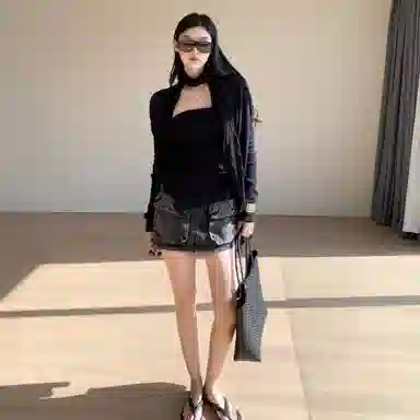周淼 纯色设计气质高级感开衫针织衫 女款
