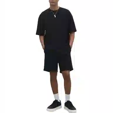 HM T