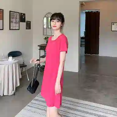 小镇姗姗 纯色圆领宽松套头短袖连衣裙