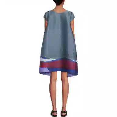 PLEATS PLEASE ISSEY MIYAKE