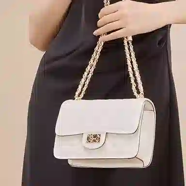 意尔康 质感高级菱格通勤百搭 合成革 小方包斜挎单肩包 小号 女款 米白