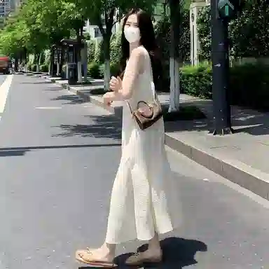 沐晓欣 纯色适中宽松圆领无袖连衣裙 女款