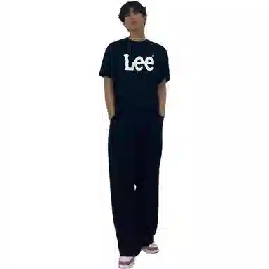 Lee T
