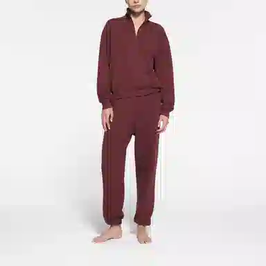 skims COTTON FLEECE CLASSIC QUARTER ZIP PULLOVER OXBLOOD