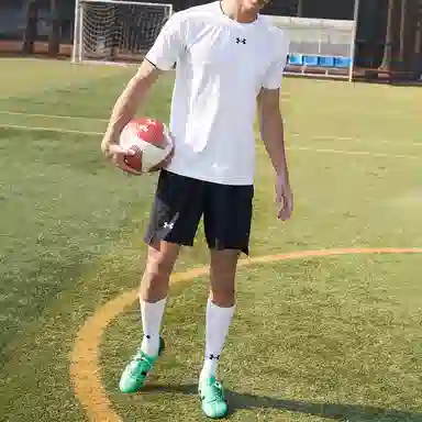 Under Armour T