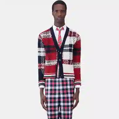THOM BROWNE V