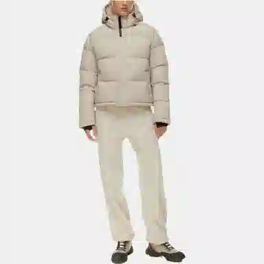 Aritzia TNA Super Puff Shorty