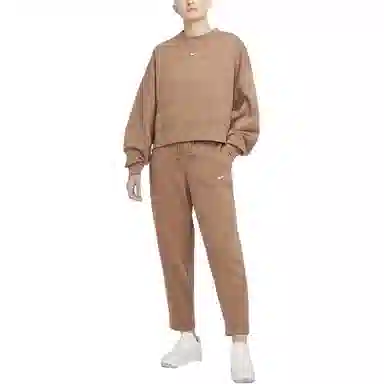 Nike Sportswear Collection Essentials Curve