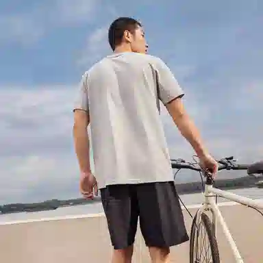 adidas CAMO BADGE OF GRAPHIC TEE LogoT