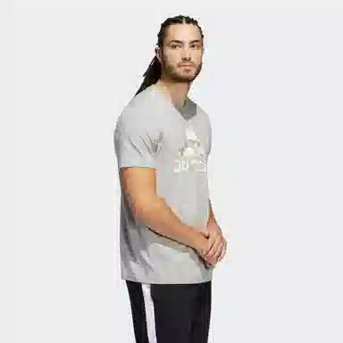 adidas CAMO BADGE OF GRAPHIC TEE LogoT