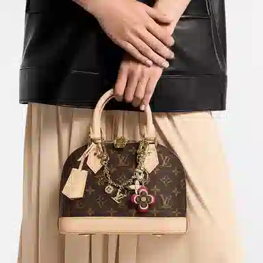 LOUIS VUITTON Blooming flowers