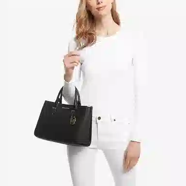 Michael Kors Charlotte