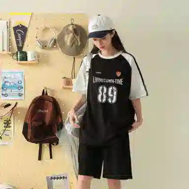 LIVINGTOWN T