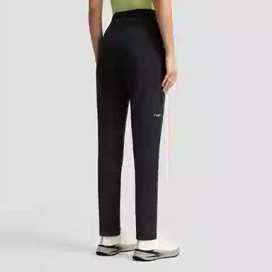 DESCENTE WOMENS RUNNING logo