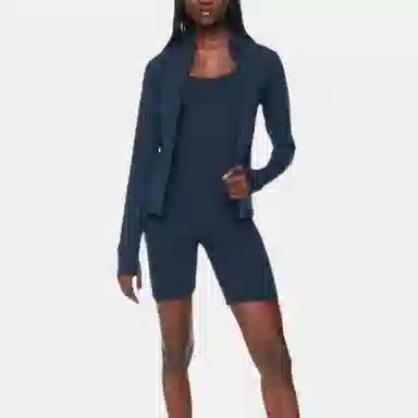 ARITZIA TnAction TnaLIFE Relay Zip-Up