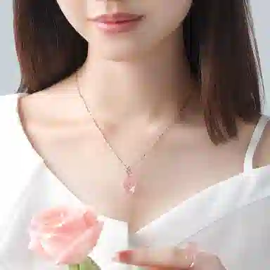 925