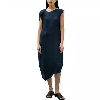 PLEATS PLEASE ISSEY MIYAKE