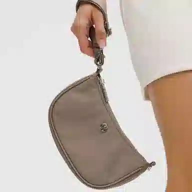 lululemon City Essentials Logo