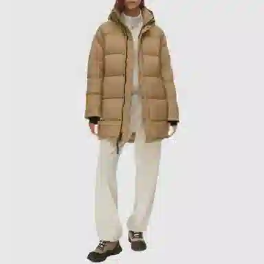 ARITZIA Super Puff cliMATTE Mid 6