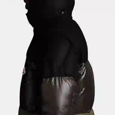 Moncler Aveillan Logo