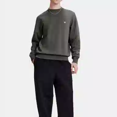 Champion Basic Crewneck Sweatshirt