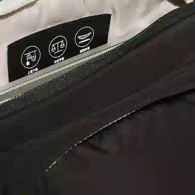 adidas 27.2L Modern Tech