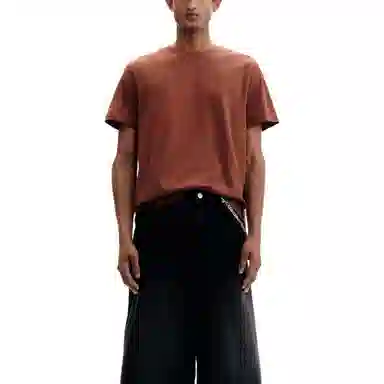 HM T