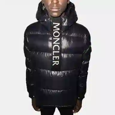 Moncler Maury FW22 Logo