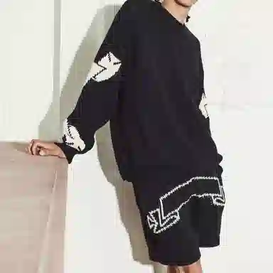 Askyurself Sweater Black