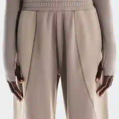 On x FKA twigs Club SS25 LOOSE