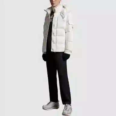 Moncler Vezere Short Down Jacket Logo