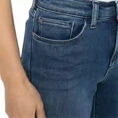 EMPORIO ARMANI SS23 Logo