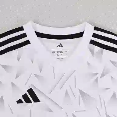 adidasT
