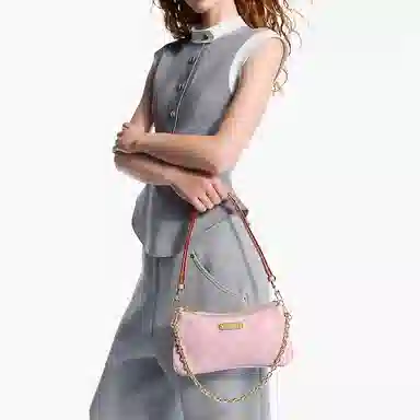 Louis Vuitton Liv Pochette Pink