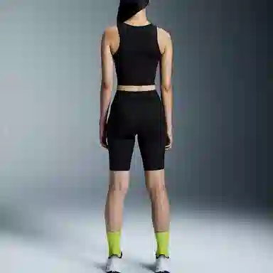 On Studio Cut-Out Crop