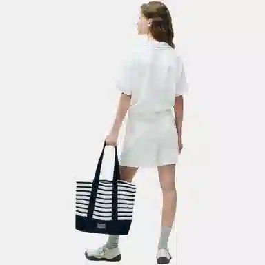 MARITHE FRANCOIS GIRBAUD logo SS25 T