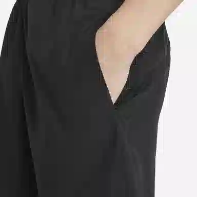 Nike Dri-FIT Challenger Logo