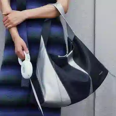 古良吉吉 小众设计师款拼色女包 牛皮 风筝托特包 大容量 女款 牛仔银